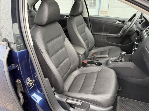 Used 2012 Volkswagen Jetta SE FWD image 18
