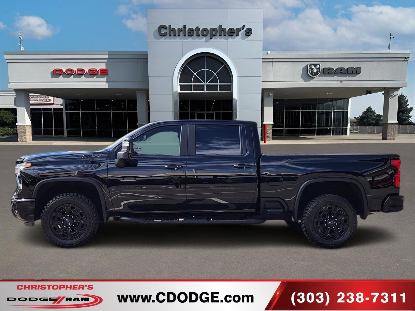 Used 2024 Chevrolet Silverado 2500 LT w/ Midnight Edition AWD/4WD image 6
