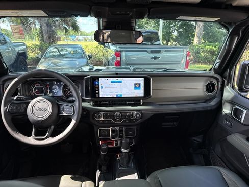 Used 2025 Jeep Gladiator Mojave w/ Convenience Group AWD/4WD image 54