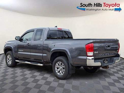 Used 2016 Toyota Tacoma SR5 w/ SR5 Appearance Package (SN) image 4