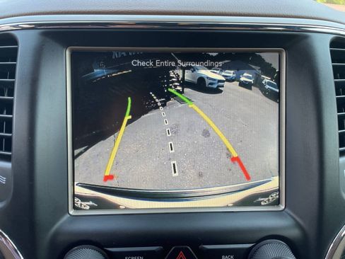 Used 2017 Jeep Grand Cherokee Summit w/ Platinum Series Group RWD image 23
