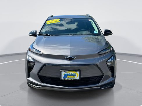 Used 2022 Chevrolet Bolt EUV LT w/ Convenience Package image 2