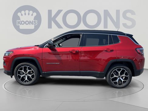 Used 2025 Jeep Compass Limited AWD/4WD image 2