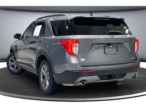 Used 2023 Ford Explorer XLT w/ Equipment Group 202A AWD/4WD image 14