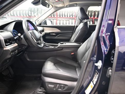 Certified 2024 Toyota Grand Highlander AWD image 10