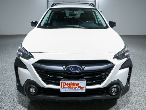 Used 2023 Subaru Outback Premium AWD/4WD image 4