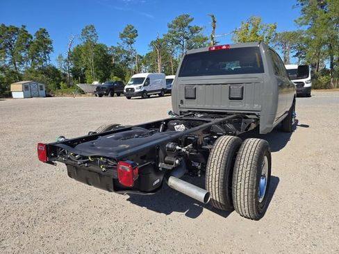 New 2026 RAM 3500 Tradesman w/ Chrome Appearance Group A AWD/4WD image 4