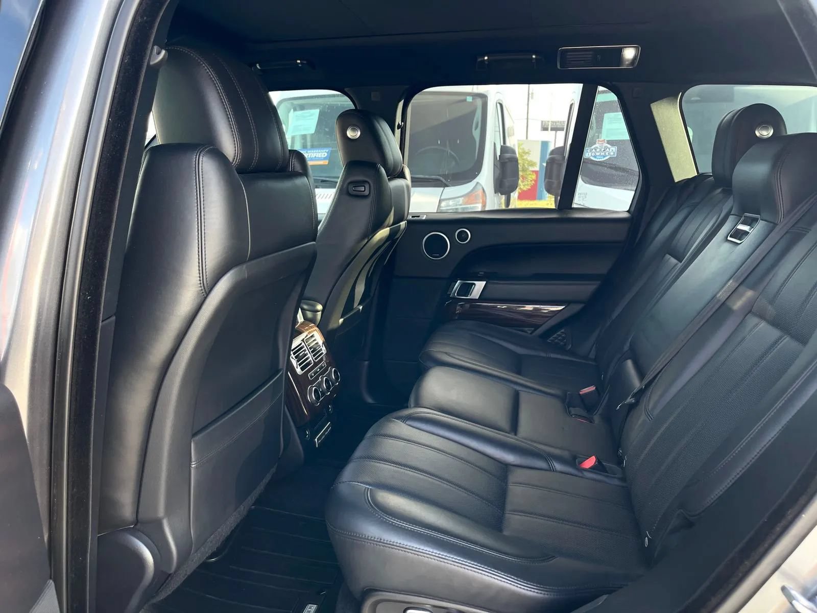 Used 2015 Land Rover Range Rover Supercharged AWD/4WD image 9