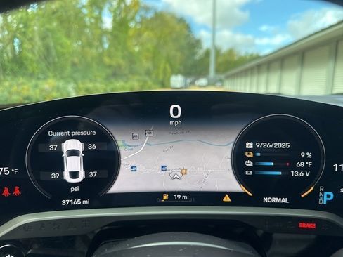 Used 2020 Porsche Taycan Turbo image 13