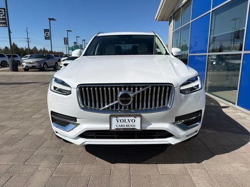 Used 2023 Volvo XC90 B6 Plus AWD/4WD image 3