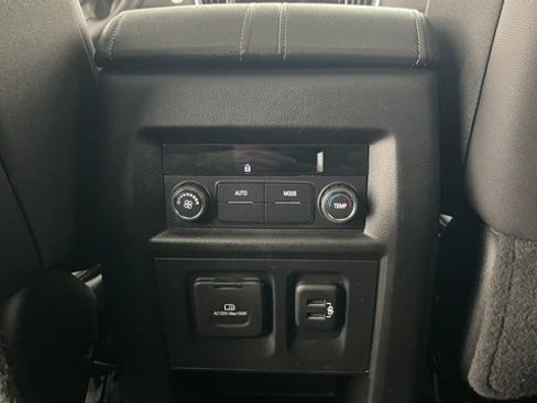 Used 2024 Chevrolet Traverse Limited LT image 46