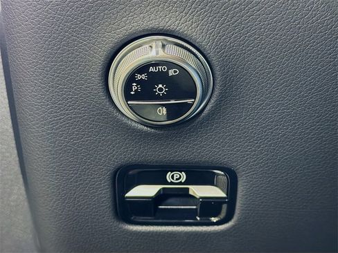 New 2026 Mercedes-Benz GLC 300 4MATIC image 11