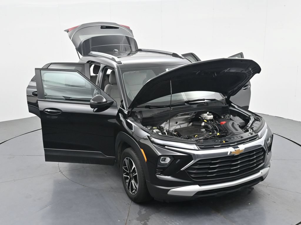 Used 2025 Chevrolet TrailBlazer LT FWD image 47