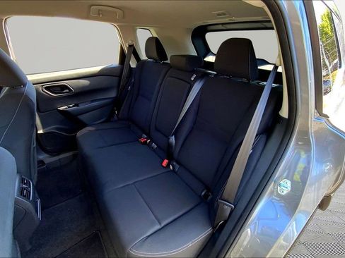 Used 2025 Nissan Rogue S image 16