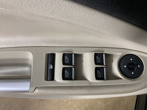 Used 2019 Ford Escape Titanium image 18