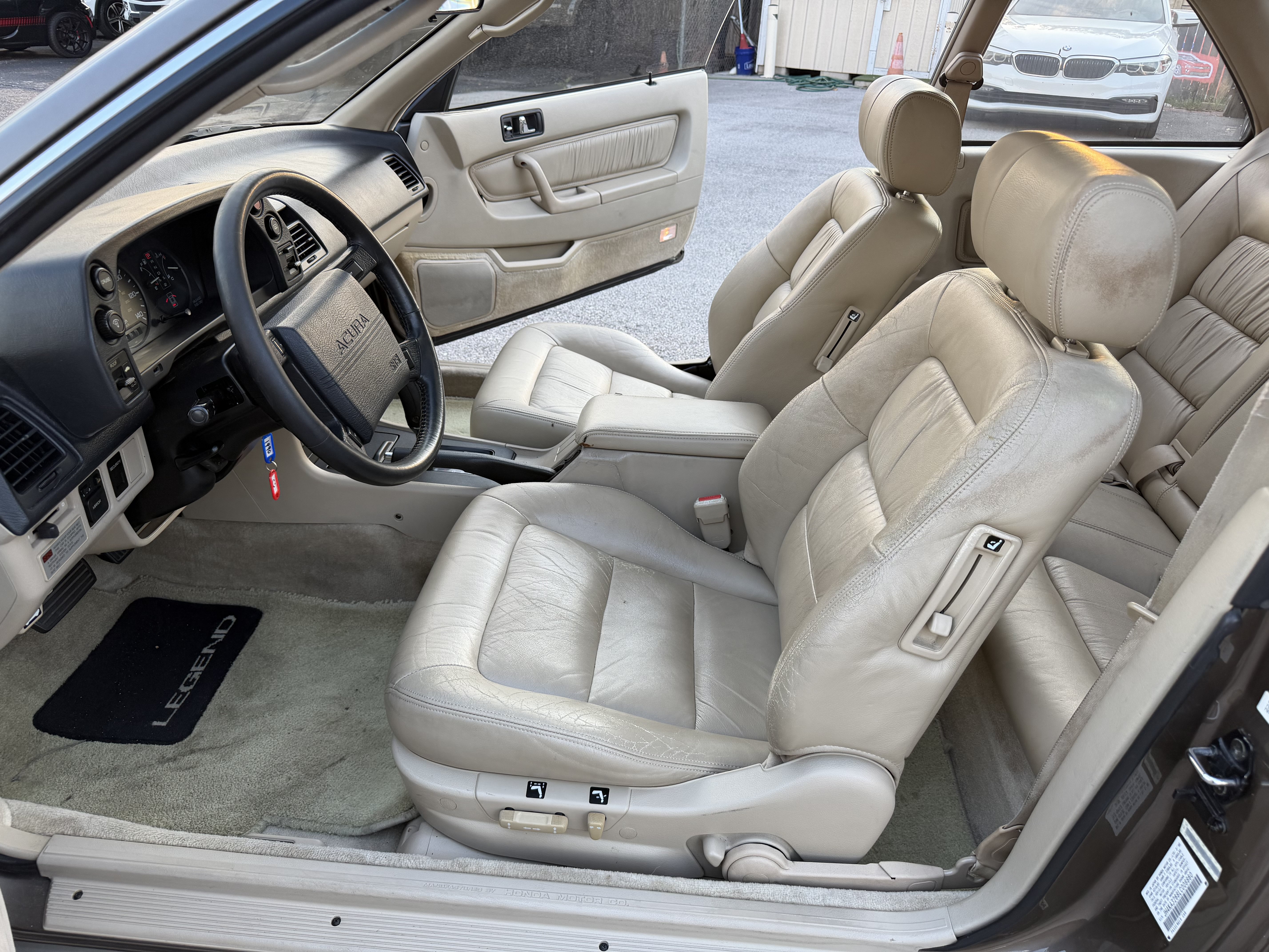 Used 1990 Acura Legend L FWD image 14