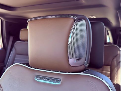 New 2026 GMC Yukon Denali Ultimate w/ LPO, Floor Liner Package AWD/4WD image 10