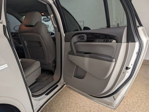 Used 2013 Buick Enclave Convenience FWD image 16