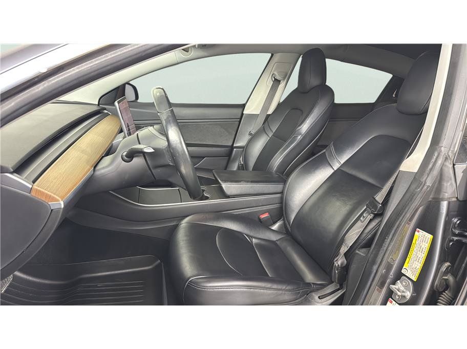 Used 2018 Tesla Model 3 Long Range RWD image 10