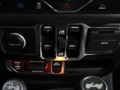 Used 2024 Jeep Wrangler Unlimited AWD/4WD image 13