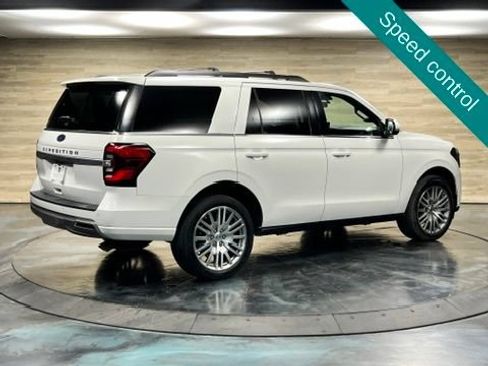 Used 2024 Ford Expedition Limited AWD/4WD image 14