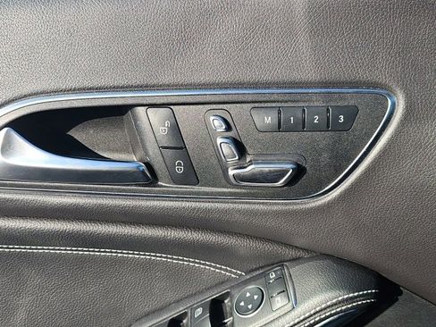 Used 2018 Mercedes-Benz CLA 250 4MATIC image 8
