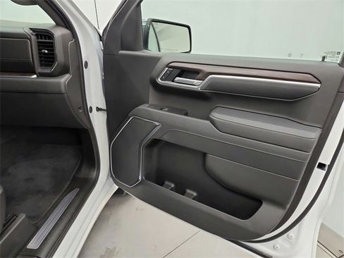 Used 2025 GMC Sierra 1500 SLT image 36