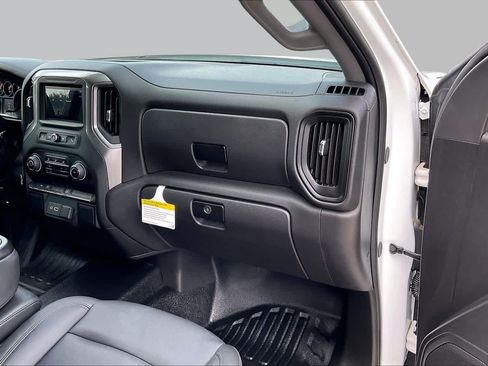 Used 2024 Chevrolet Silverado 1500 W/T w/ Trailering Package AWD/4WD image 18