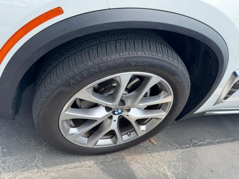 Used 2024 BMW X5 xDrive40i w/ Premium Package AWD/4WD image 4
