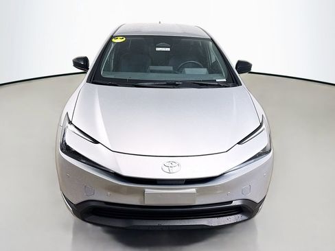 Used 2025 Toyota Prius LE image 2