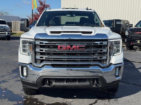 Used 2022 GMC Sierra 2500 SLE w/ SLE Value Package; image 3
