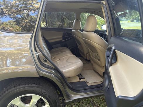 Used 2010 Toyota RAV4 Limited image 15