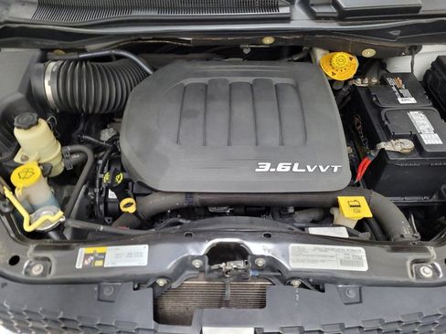 Used 2015 Dodge Grand Caravan SXT FWD image 30