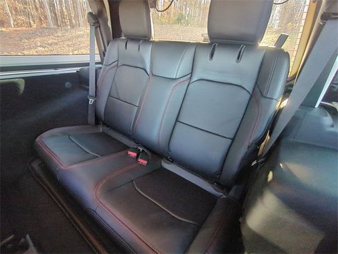 Used 2024 Jeep Wrangler Rubicon image 28