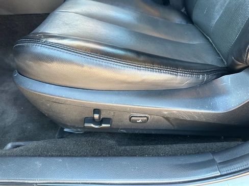 Used 2011 Subaru Outback 2.5i Limited image 11