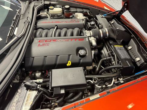 Used 2005 Chevrolet Corvette Convertible w/ Preferred Equipment Group RWD image 21