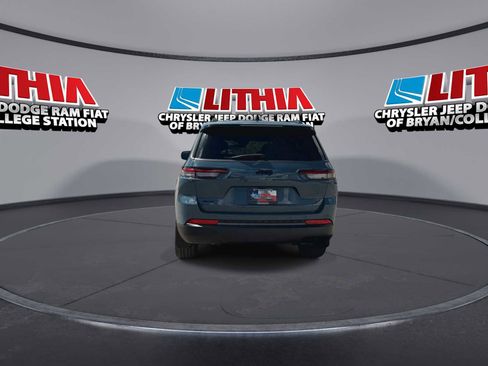 New 2026 Jeep Grand Cherokee L Limited w/ Limited Altitude Package AWD/4WD image 7