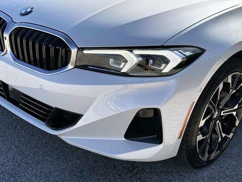 Used 2025 BMW 330i Sedan w/ Premium Package RWD image 4