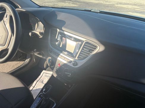Used 2019 Hyundai Accent SE image 30