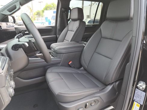 Used 2026 Chevrolet Suburban RST w/ Comfort Package RWD image 17