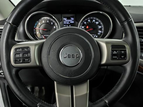 Used 2013 Jeep Grand Cherokee Limited AWD/4WD image 23