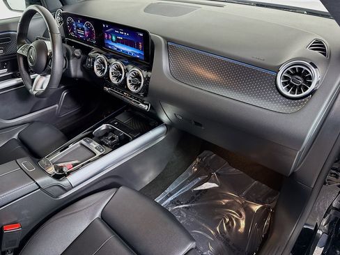 Used 2025 Mercedes-Benz GLA 250 4MATIC image 30