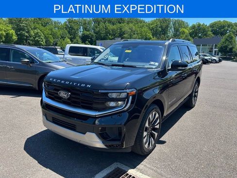 Certified 2025 Ford Expedition Platinum w/ Driver's Package AWD/4WD image 1