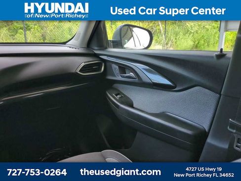 Used 2023 Chevrolet TrailBlazer LT w/ Convenience Package FWD image 18