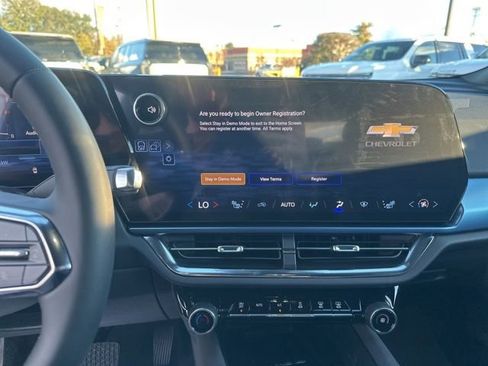 New 2026 Chevrolet Equinox EV LT image 22