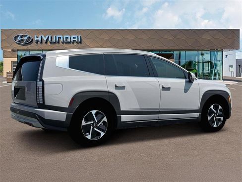 New 2026 Hyundai Ioniq 9 SE image 8