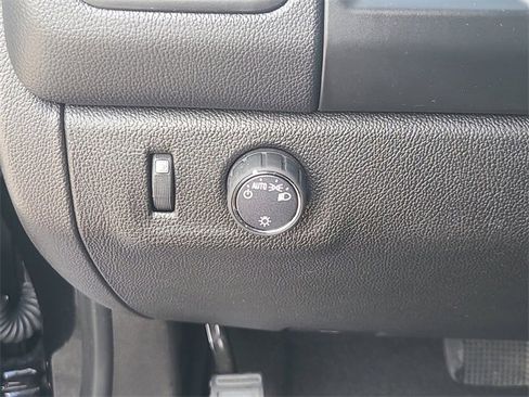 Used 2022 Chevrolet Colorado LT w/ Safety Package image 24