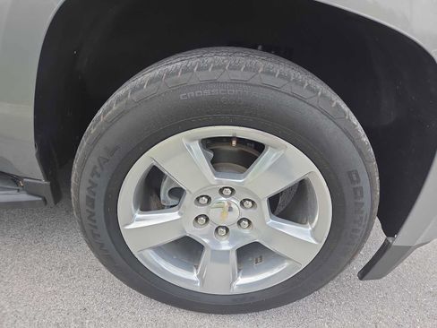 Used 2018 Chevrolet Tahoe LS w/ All-Season Package RWD image 2