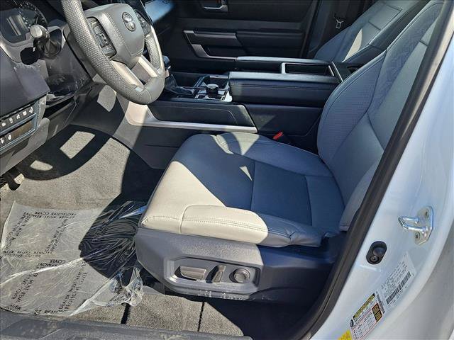 Used 2025 Toyota Tundra SR5 w/ SR5 Premium Package AWD/4WD image 15