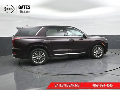 Used 2020 Hyundai Palisade Limited image 3
